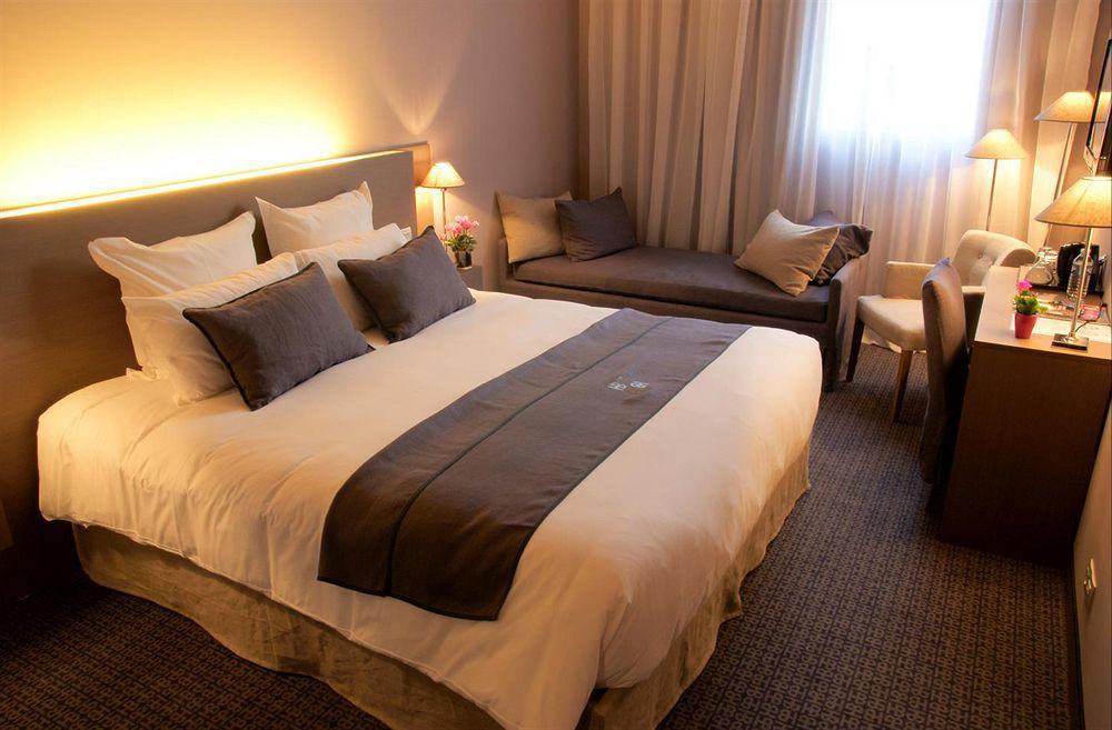 Best Western Hotel De La Breche Niort Exteriör bild