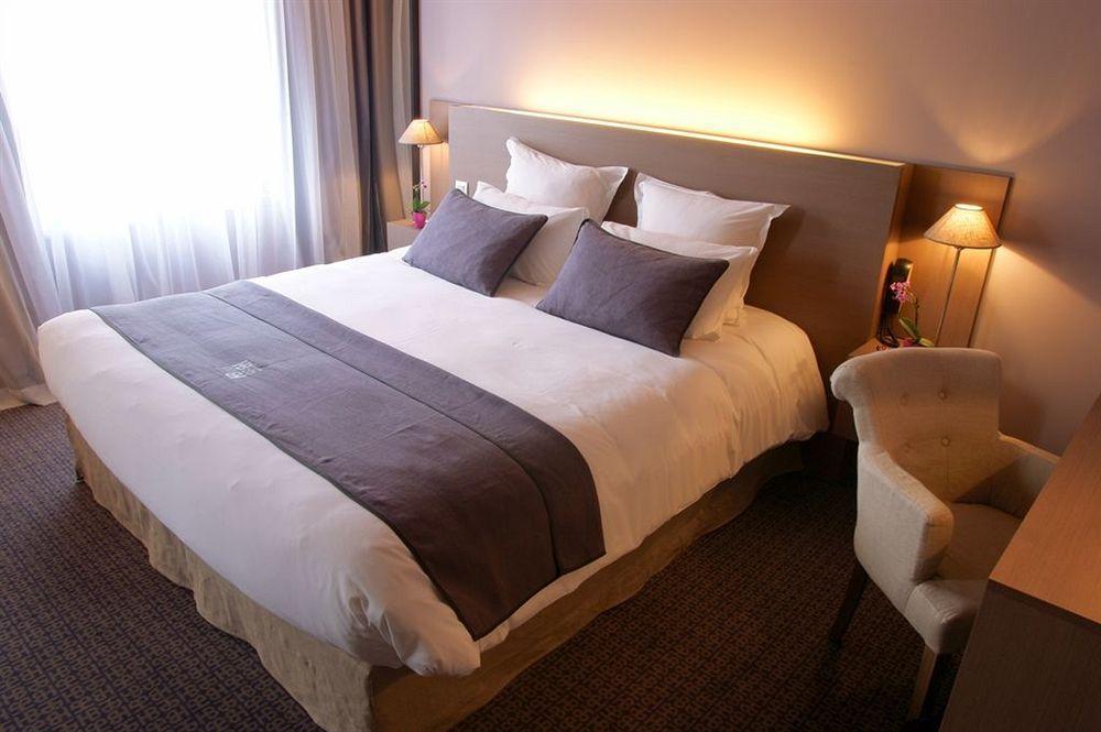 Best Western Hotel De La Breche Niort Exteriör bild
