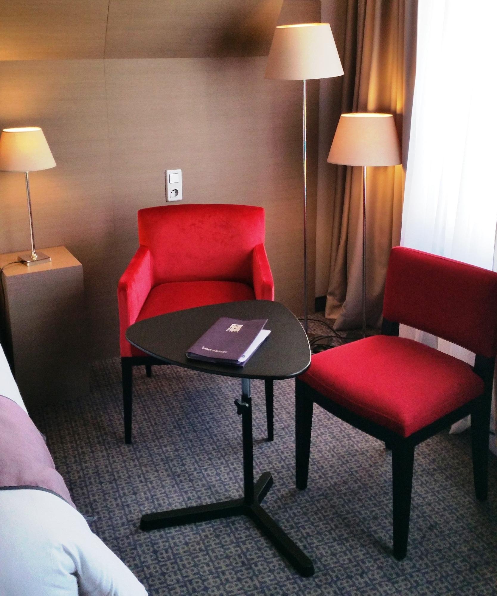 Best Western Hotel De La Breche Niort Exteriör bild